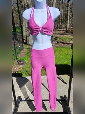 Bombshell Sportswear Voltage Bra + Laserberry Leggings Set